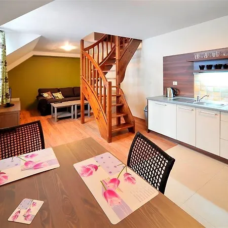Ad Kamzik Apartman C.62 ドノヴァリ