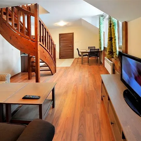 Ad Kamzik Apartman C.62 ドノヴァリ