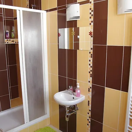 アパート Ad Kamzik Apartman C.62